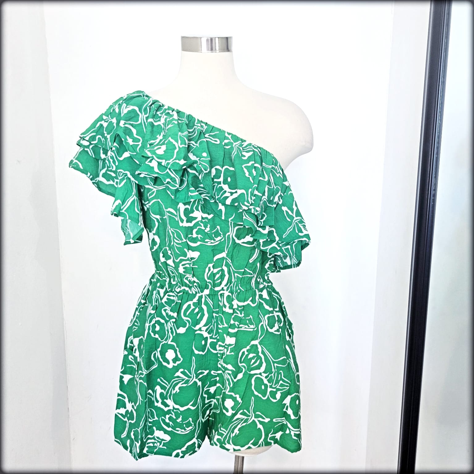 ROMPER ONE SHOULDER ESTAMPADO VERDE