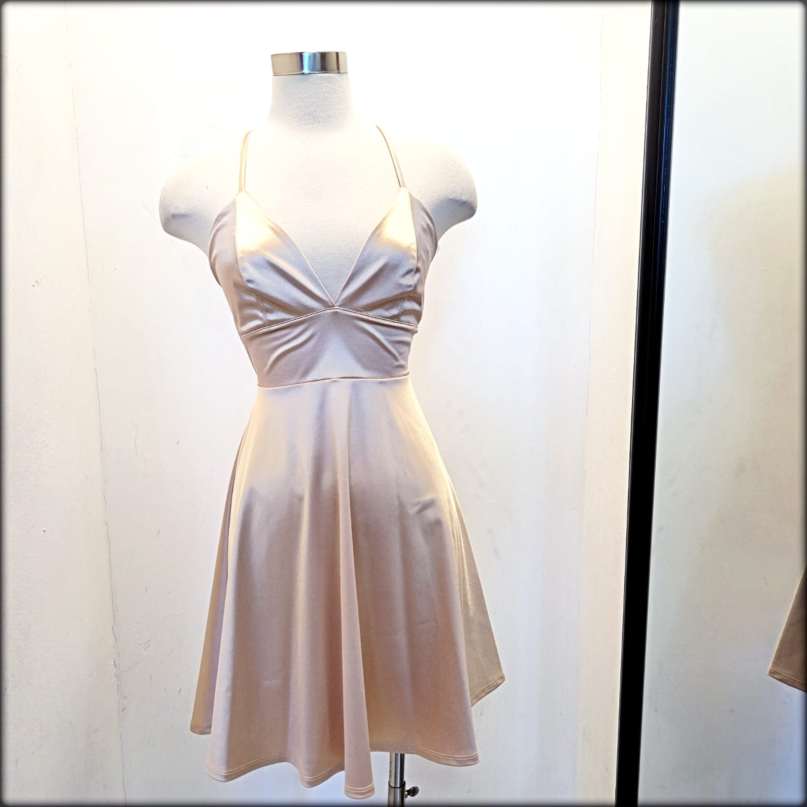VESTIDO CORTO