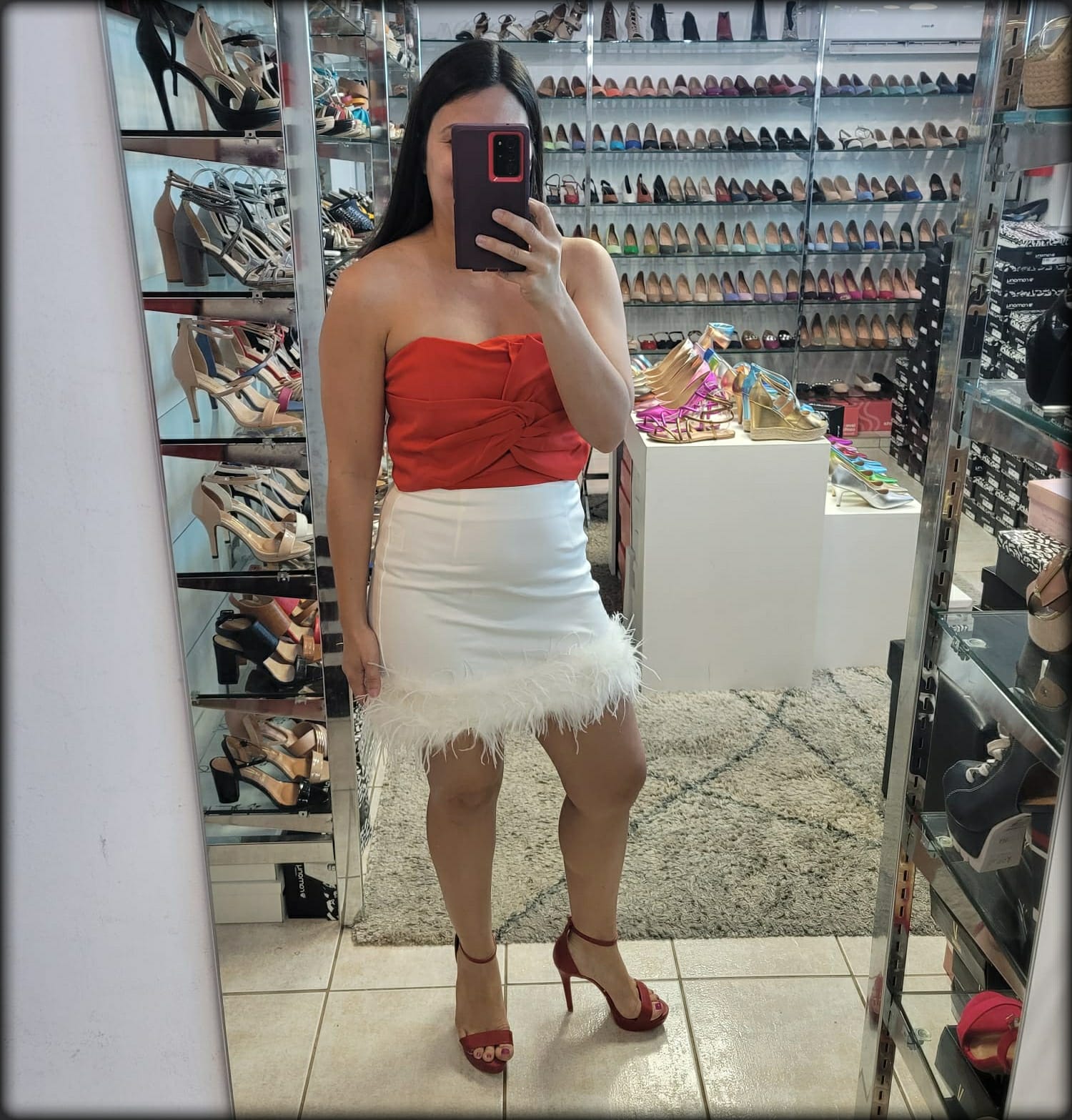 FALDA CORTA BLANCA PLUMAS