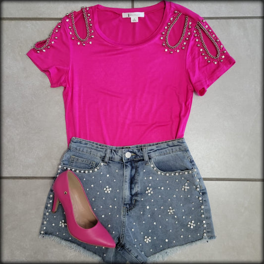 TOP FUCSIA CON DETALLE METALICO EN MANGAS