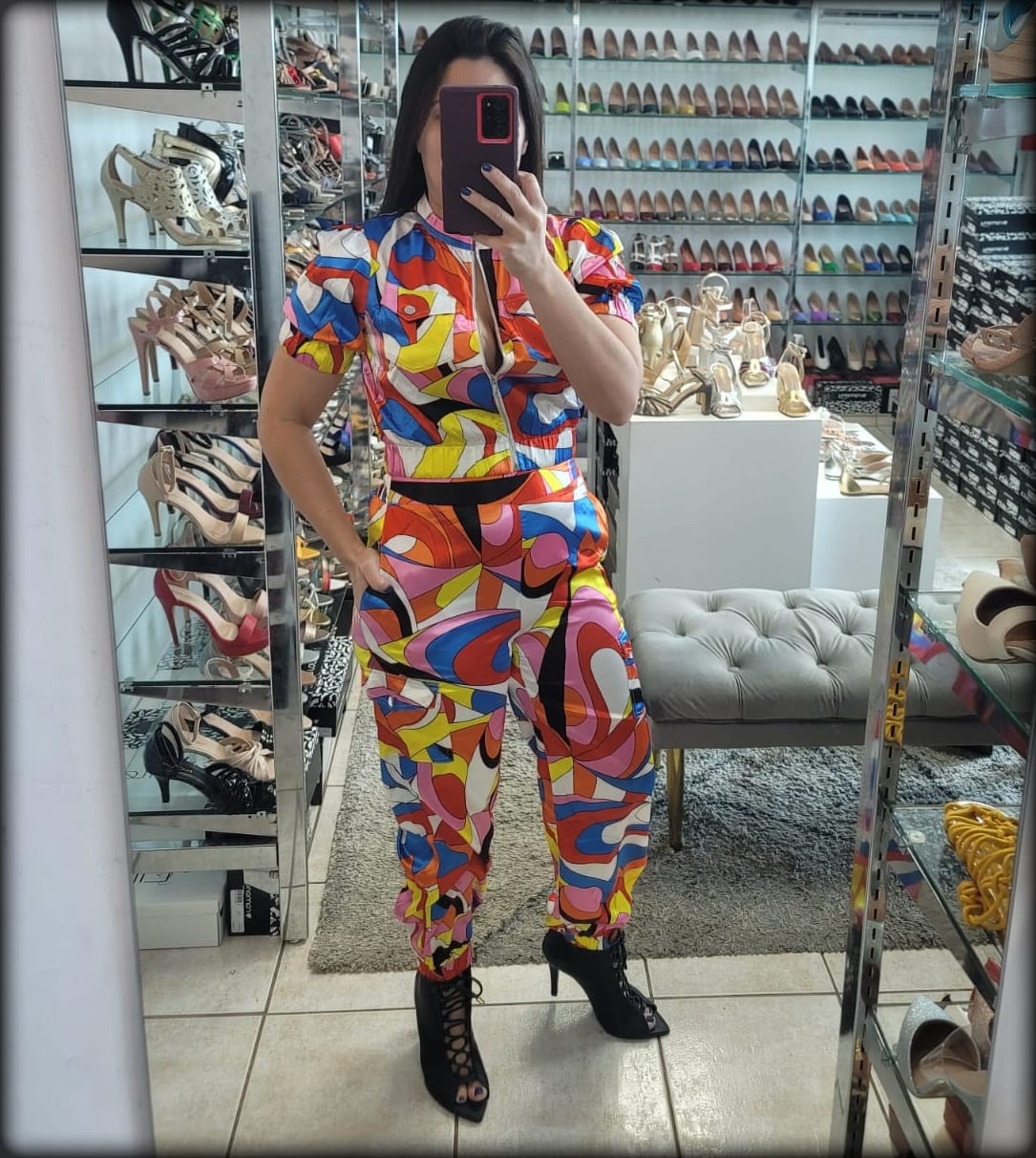 SET CROP TOP Y JOGGER ESTAMPADO