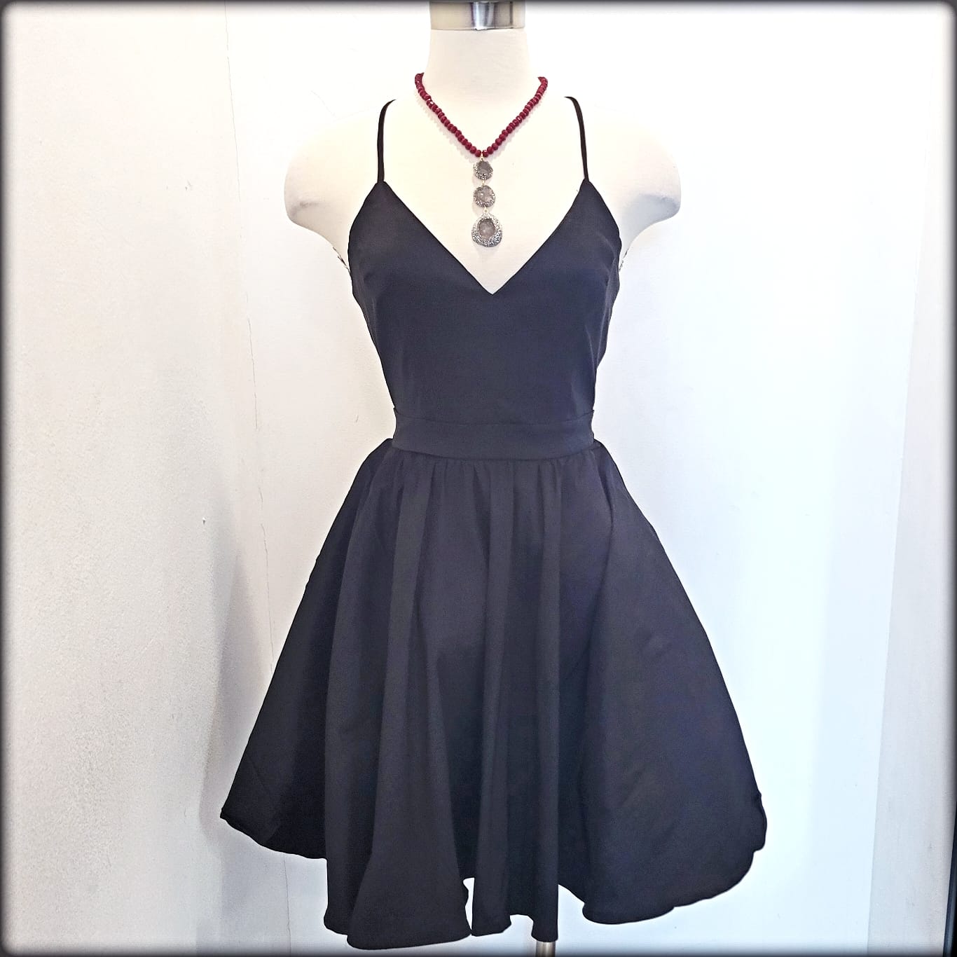 VESTIDO CORTO TAFETA NEGRO