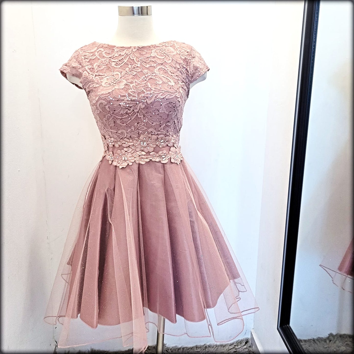 VESTIDO CORTO MAUVE