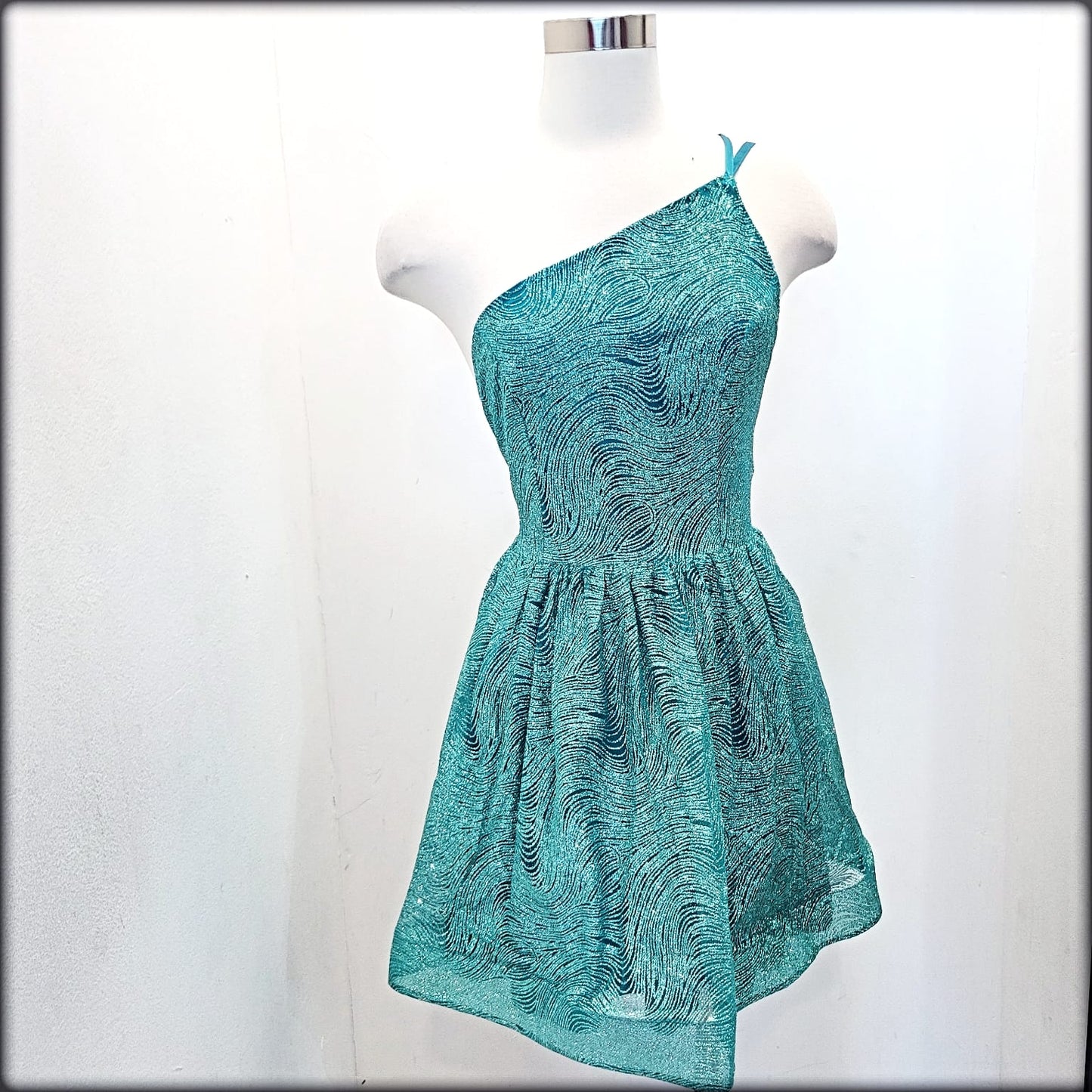 VESTIDO CORTO ONE SHOULDER GLITTER JADE