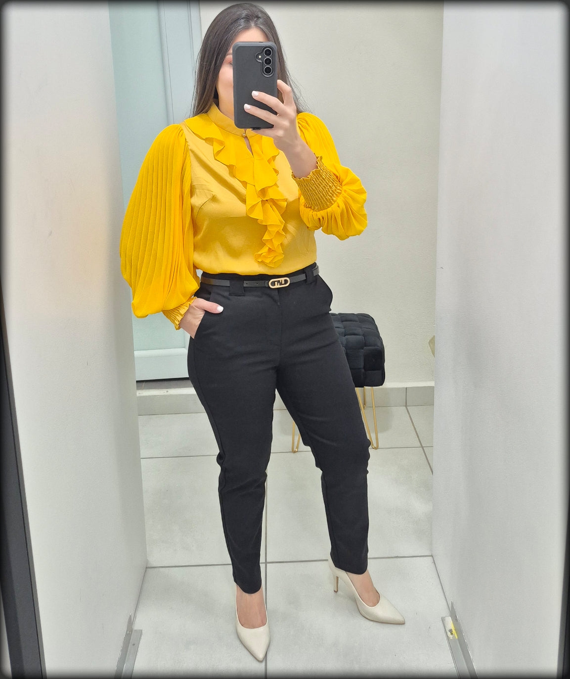 BLUSA MANGA LARGA PLISADA MOSTAZA