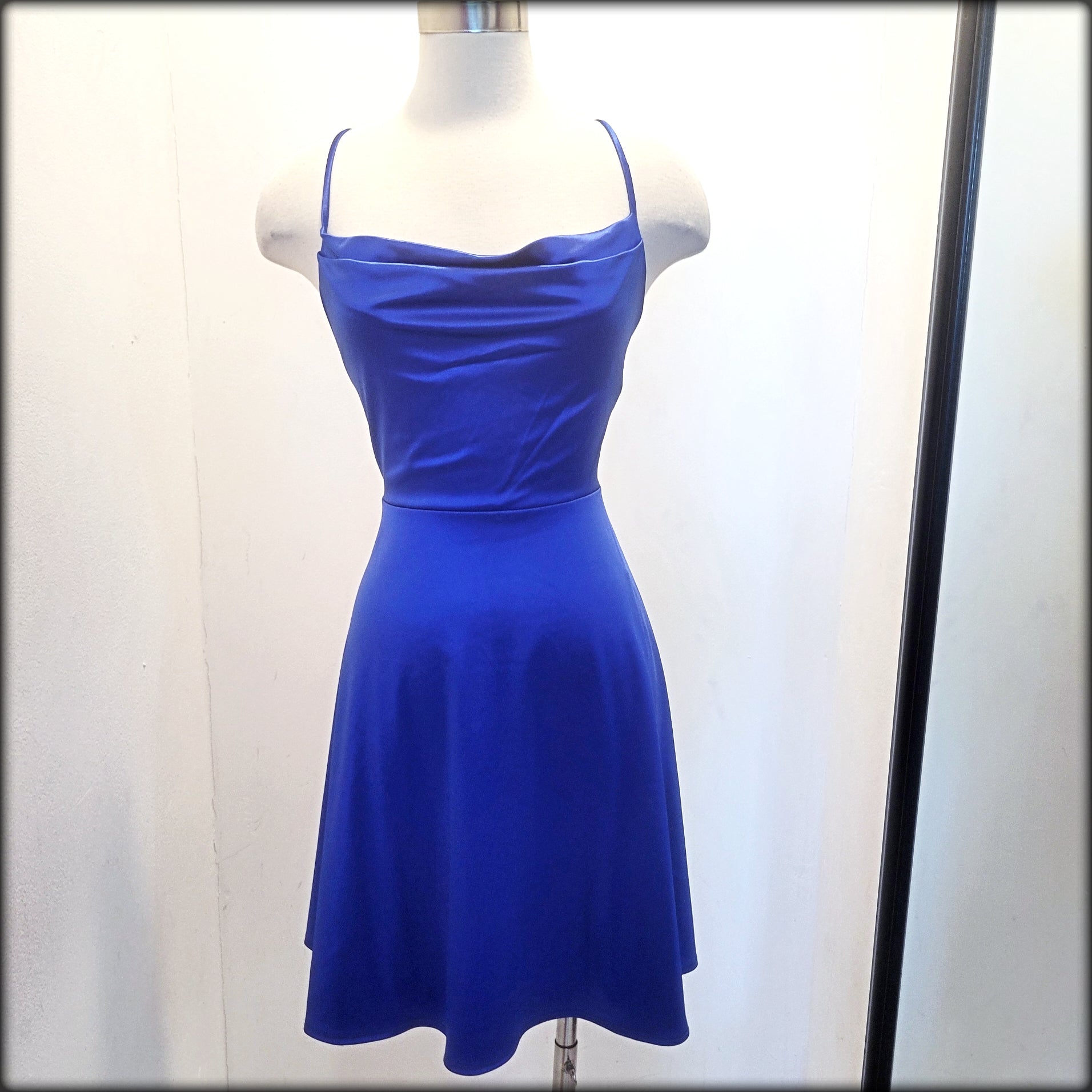 VESTIDO CORTO