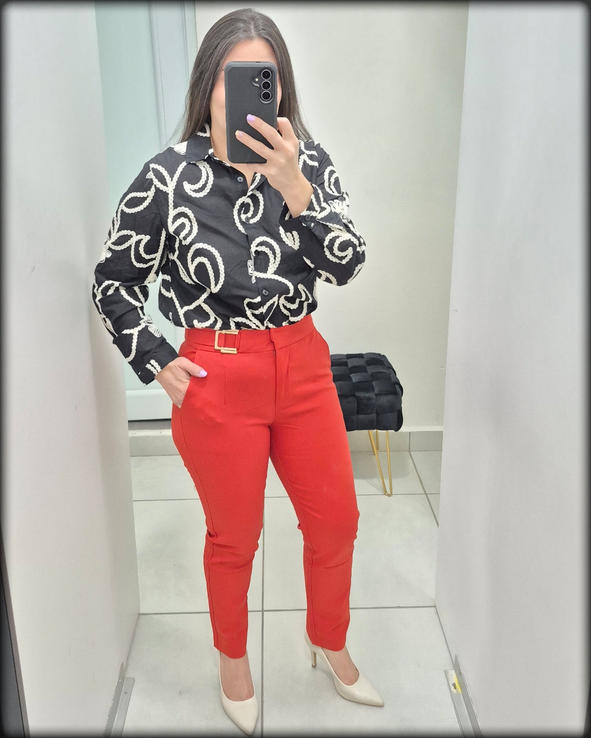 Blusa Manga Larga Negra Bordada