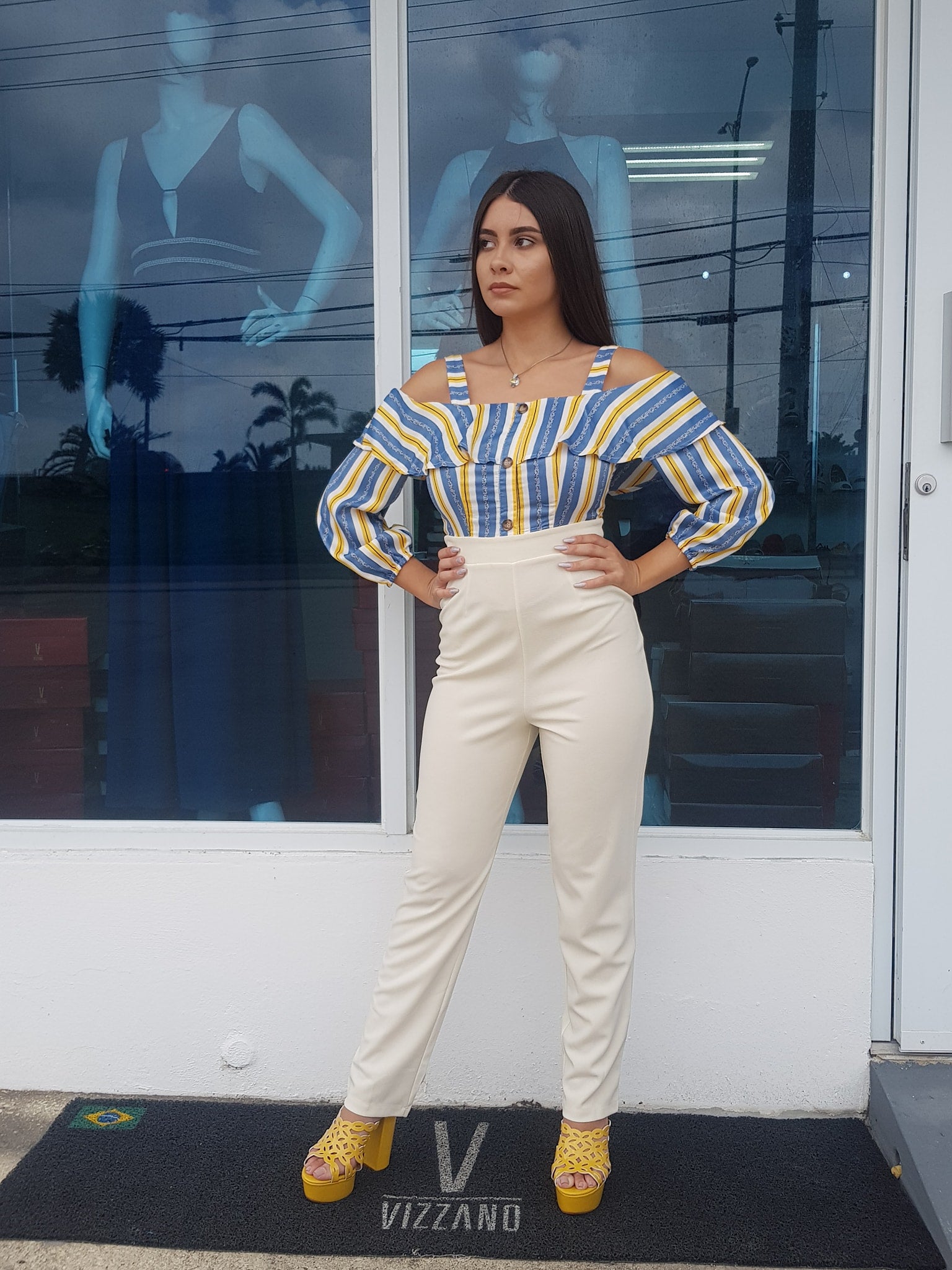 JUMPSUIT DE RAYAS AZULY MARILLAS Y PANT. CREMA