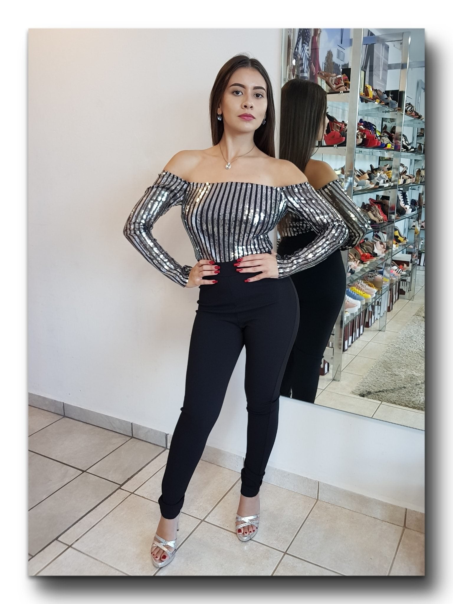 JUMPSUIT LARGO NEGRO CON LENTEJUELAS PLATA EN EL TOP