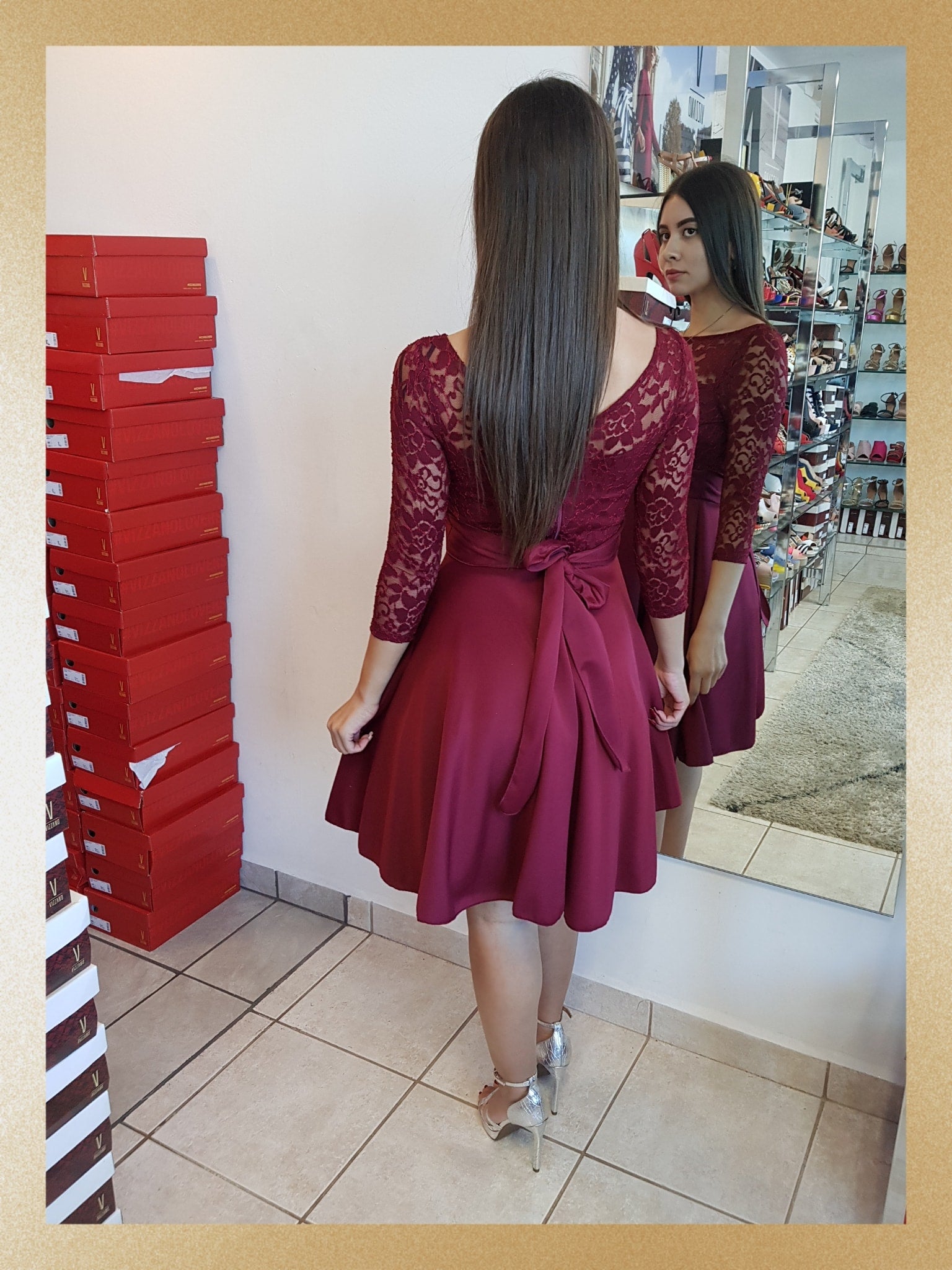 VESTIDO CORTO ENCAJE MANGA 3/4