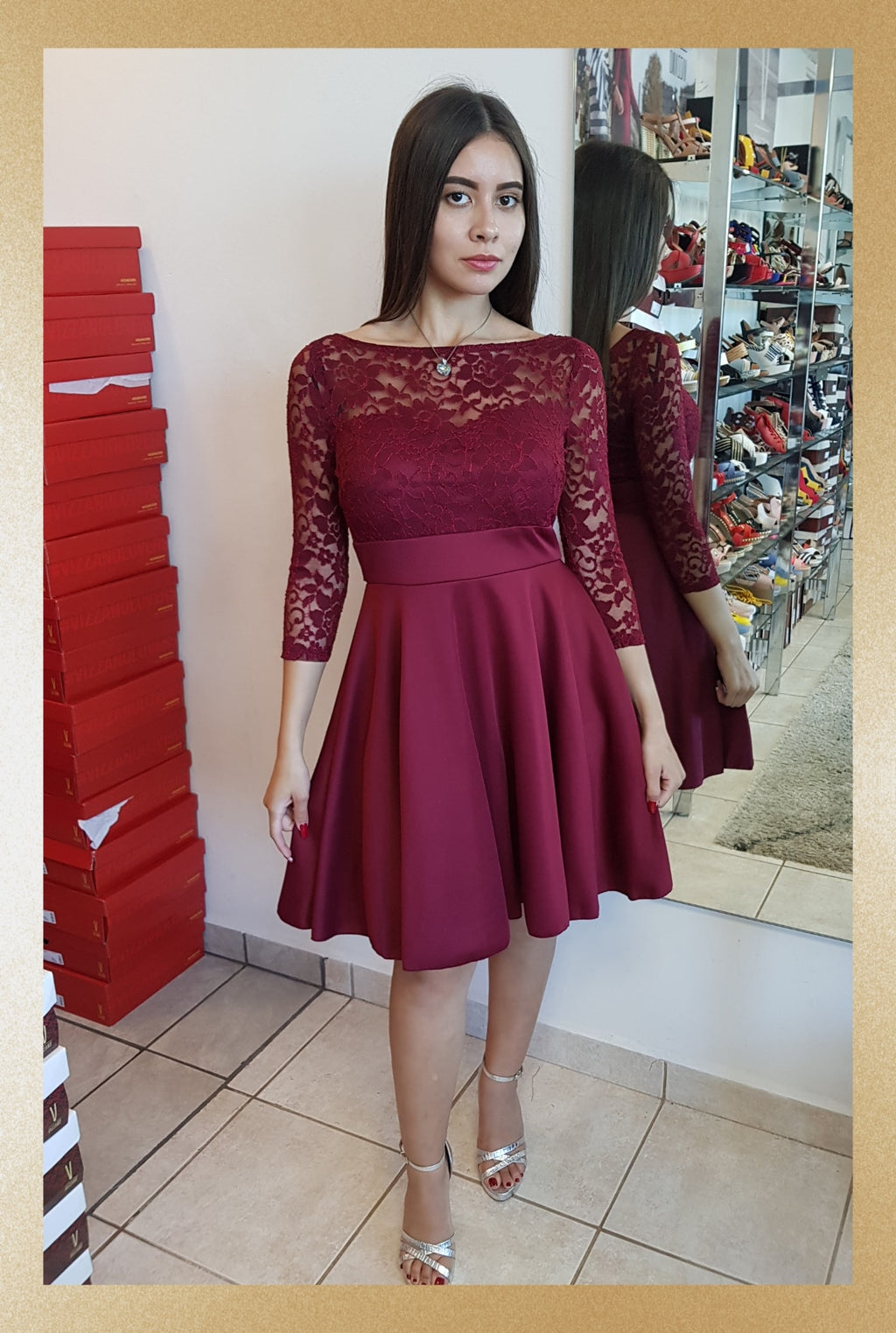 VESTIDO CORTO ENCAJE MANGA 3/4