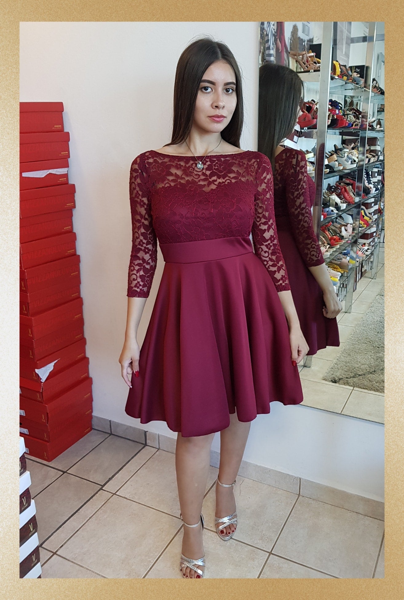 VESTIDO CORTO ENCAJE MANGA 3/4