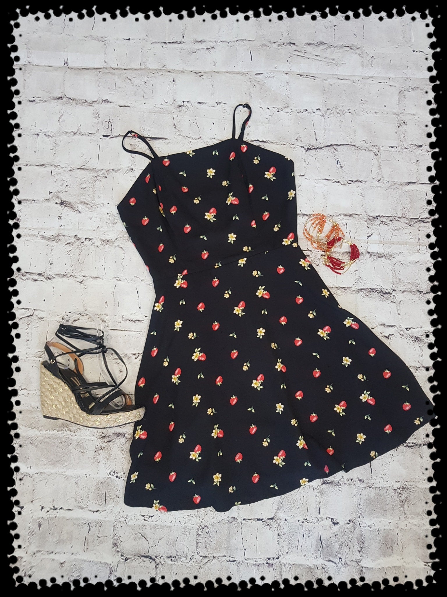 VESTIDO CASUAL DE FRESAS