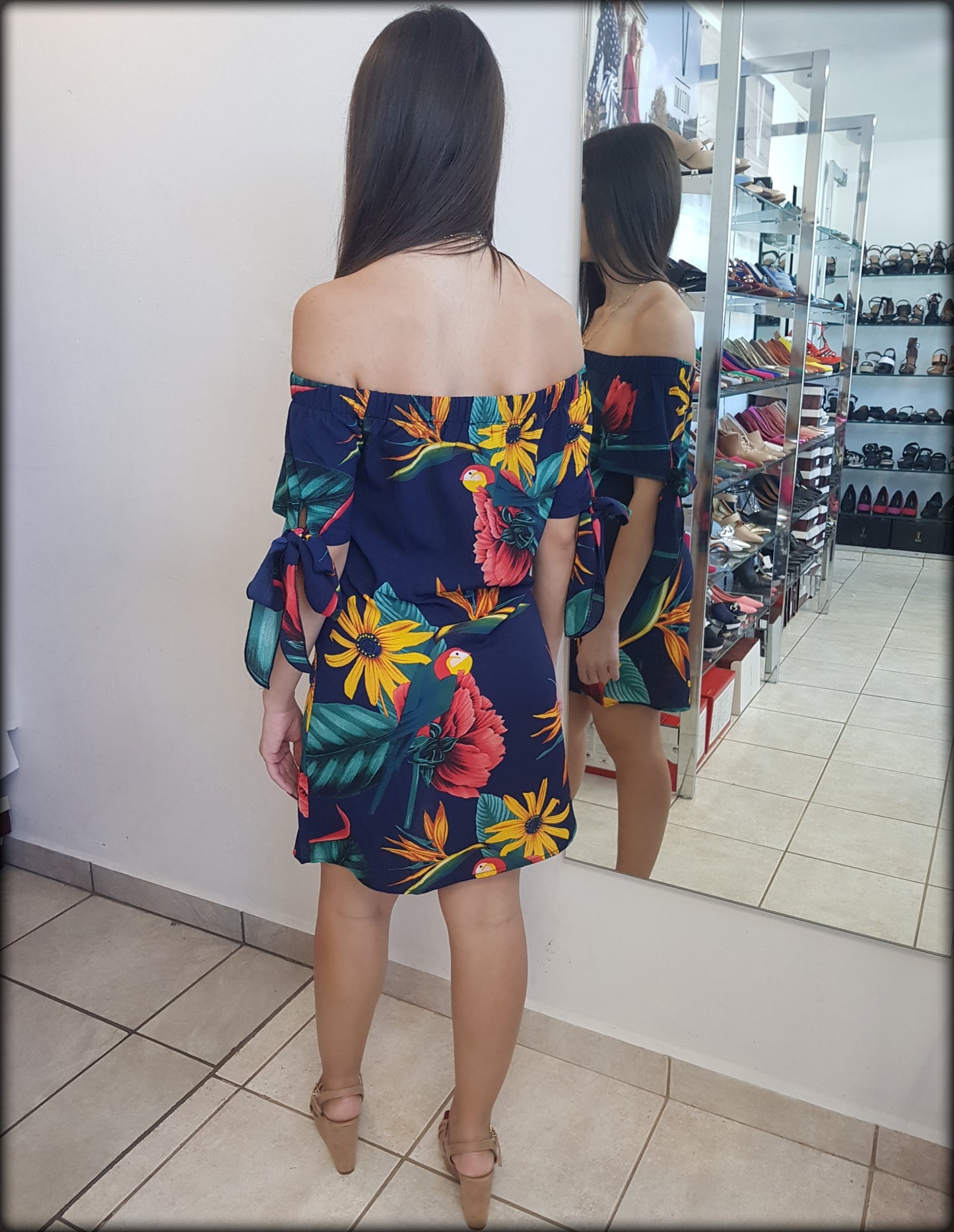 VESTIDO CORTO OFF SHOULDER TROPICAL PRINT