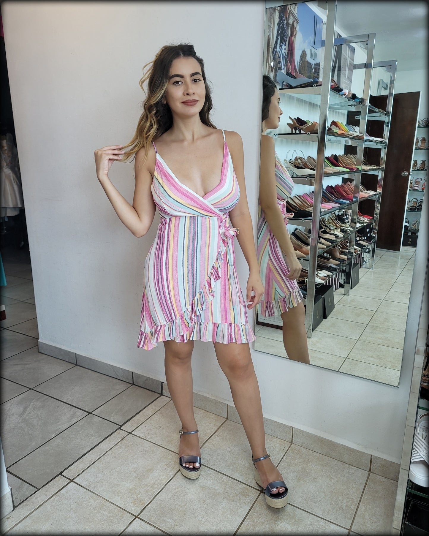 VESTIDO CORTO CASUAL DE RAYAS ROSA