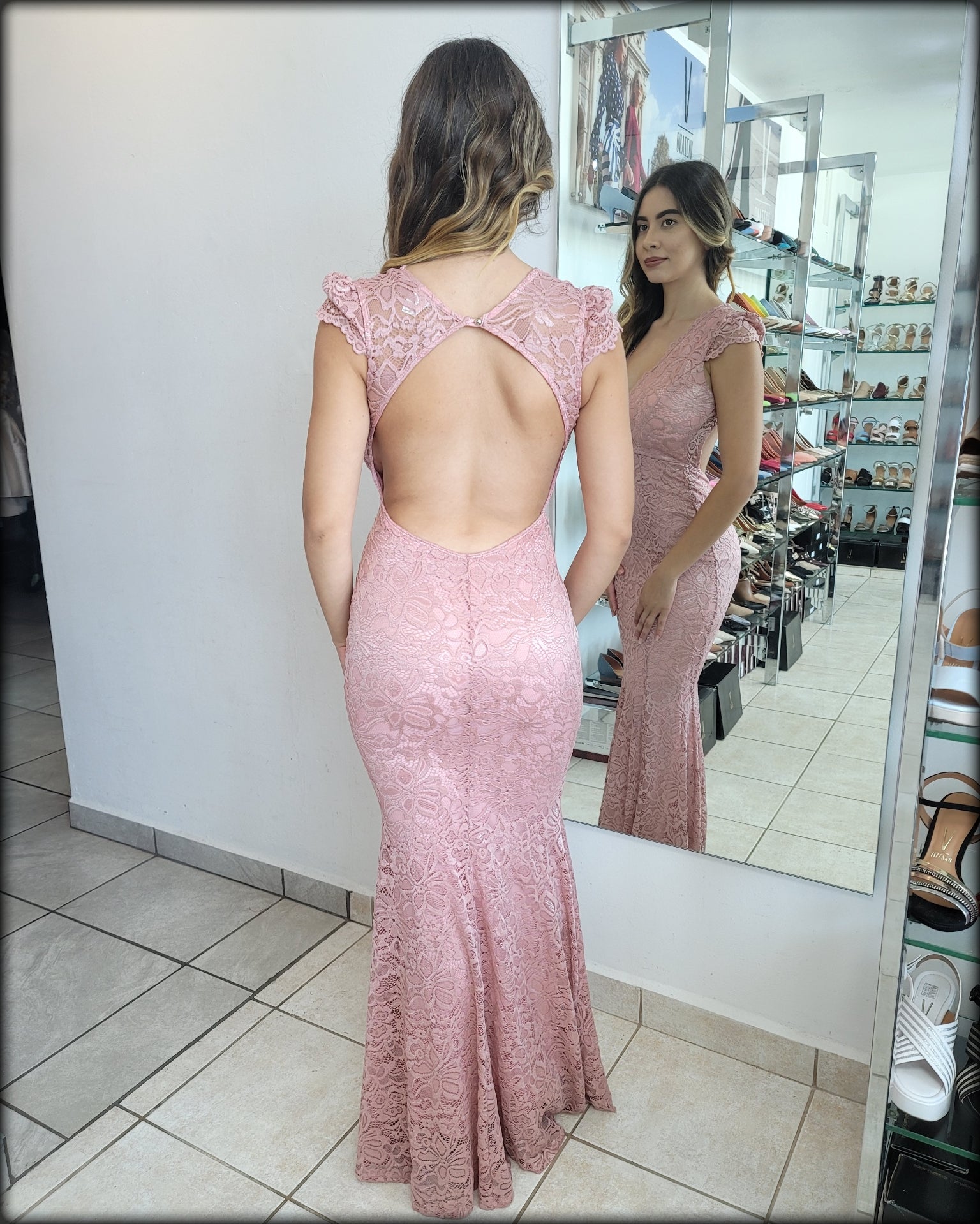 VESTDO CORTE SIRENA ENCAJE