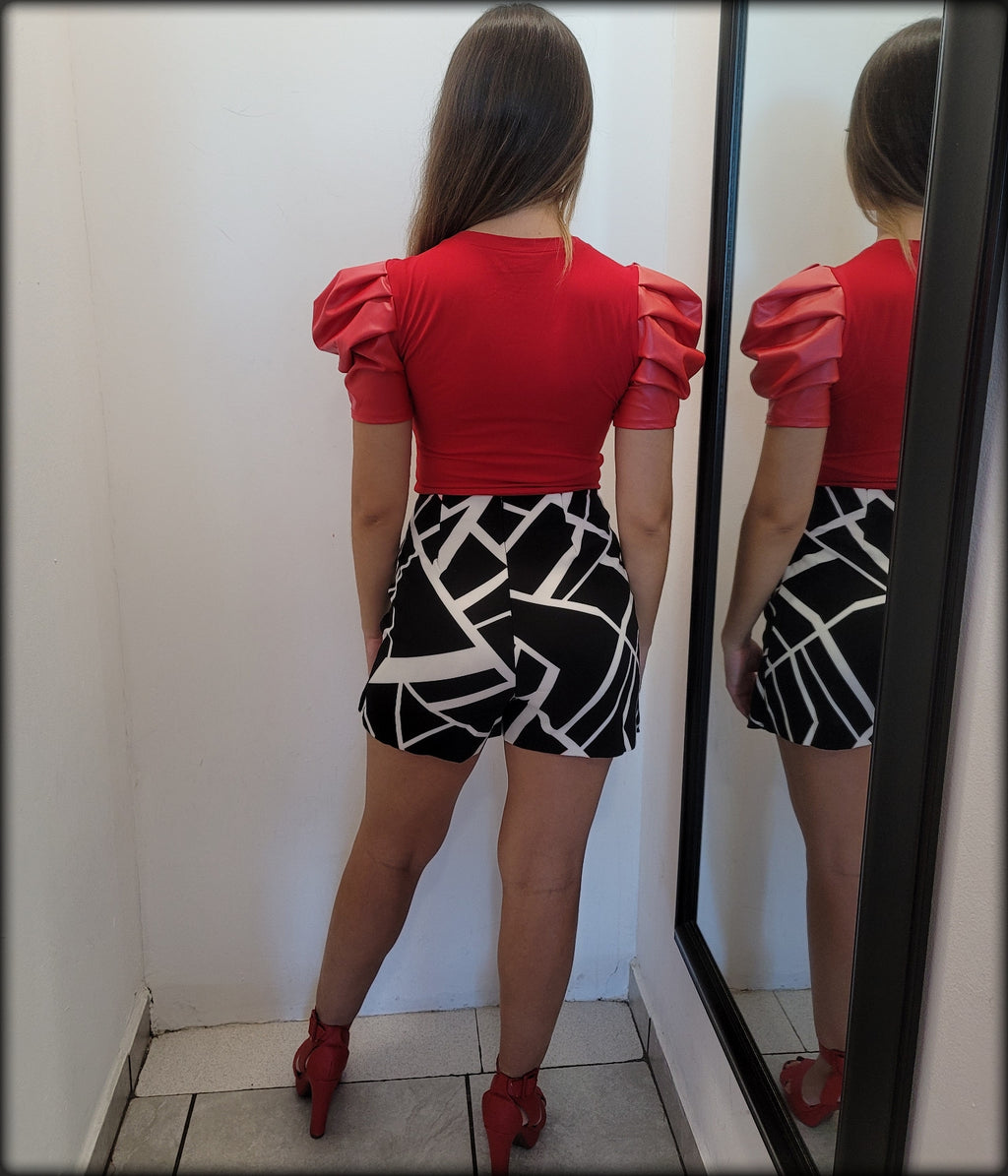 TOP ROJA MANGAS CUERO