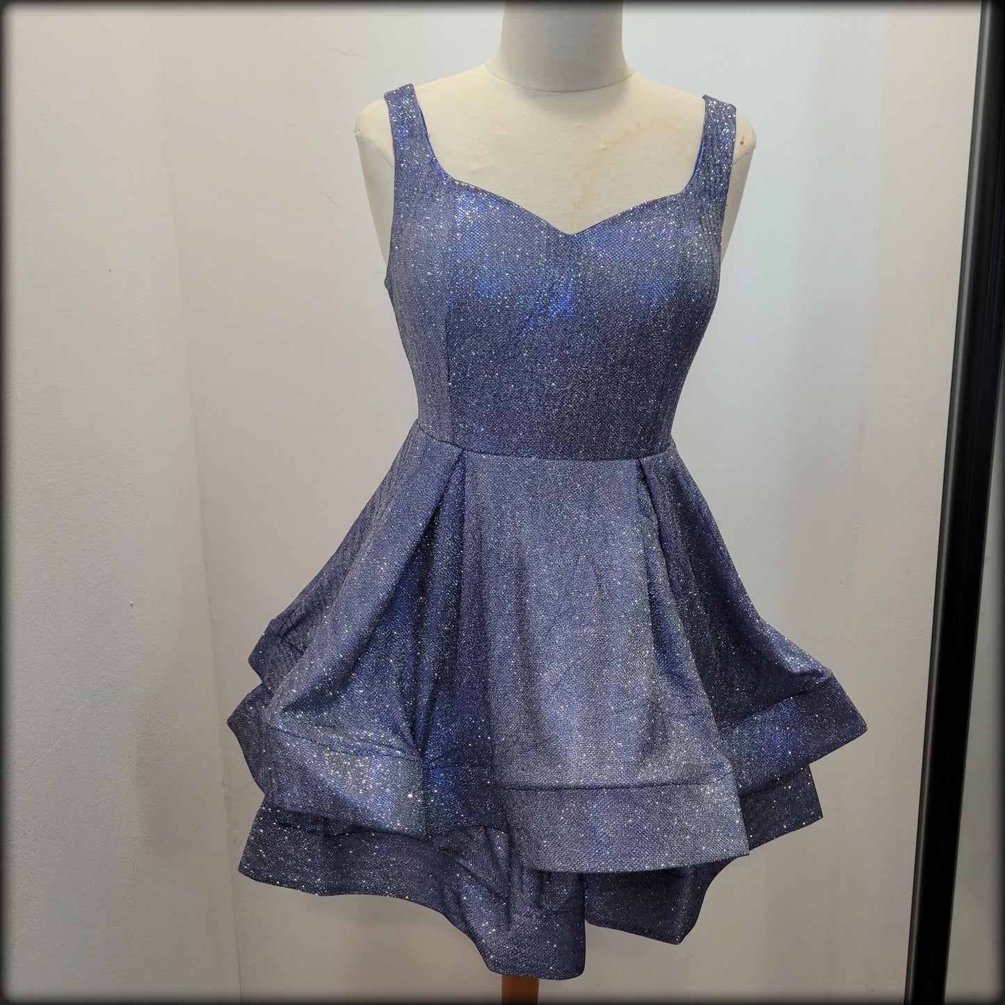 VESTIDO CORTO PEPLUM ROYAL