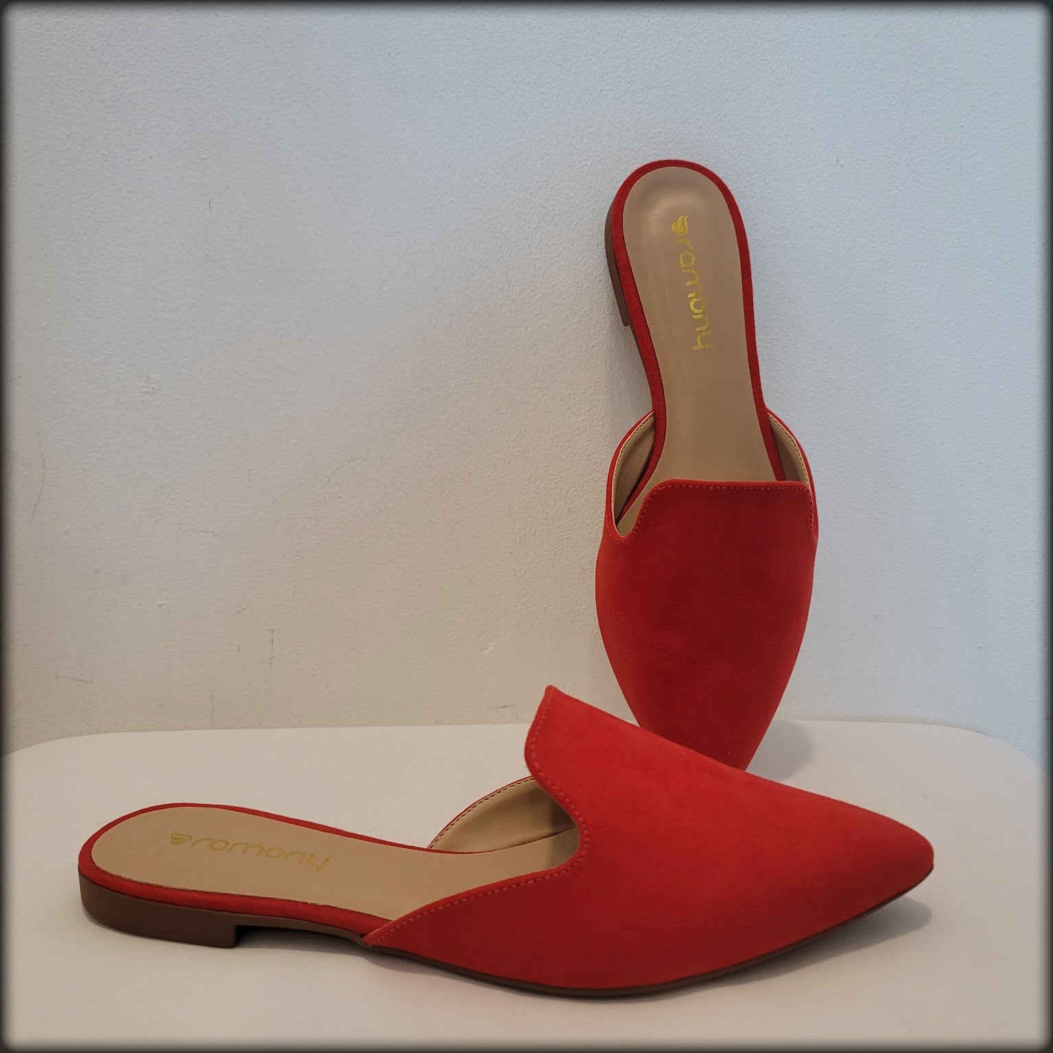 Ramony Cam Suede Ferrari