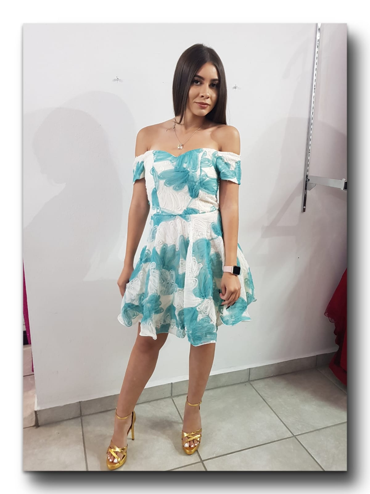 VESTIDO CORTO OFF SHOULDER DOS TONOS