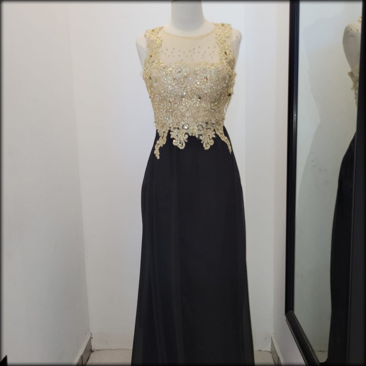 VESTIDO FORMAL ORO CON NEGRO