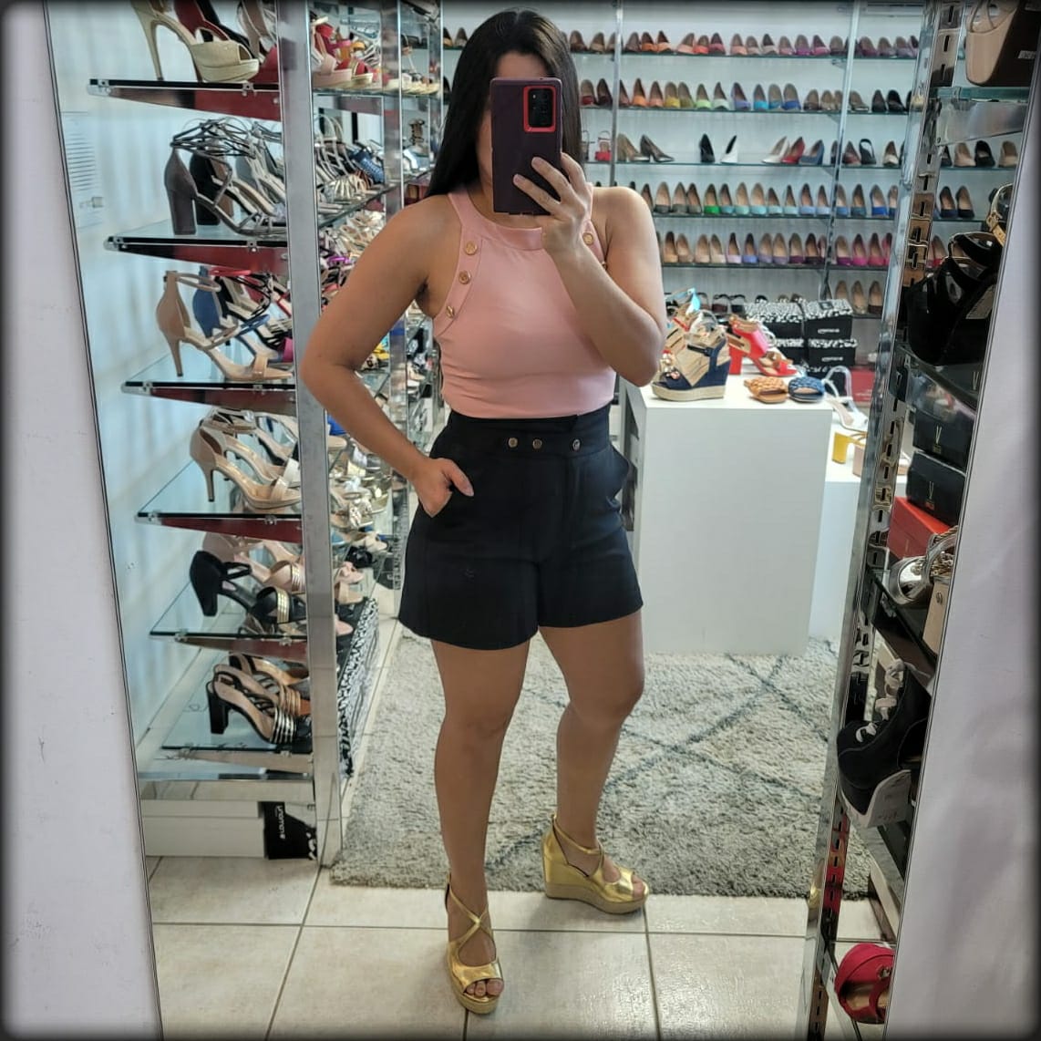 CROP TOP HALTER BOTONES