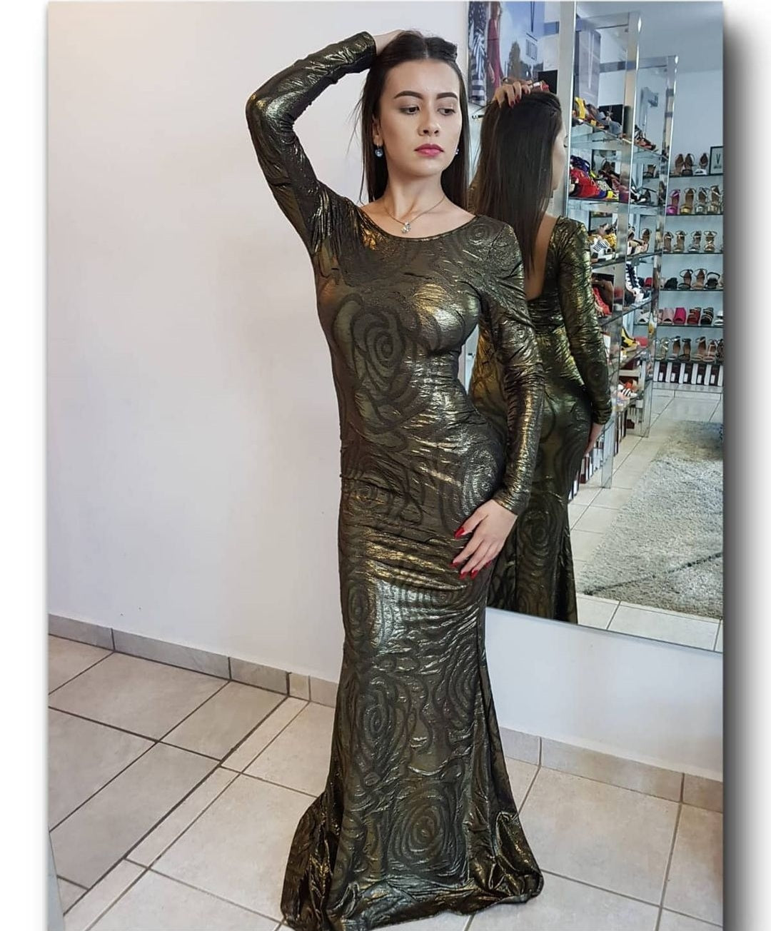 VESTIDO LARGO DORADO CORTE SIRENA
